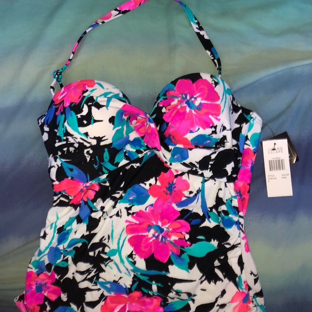 ISLAND ESCAPE TANKINI